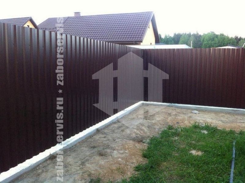Забор из профнастила на ленточном фундаменте 28 метров