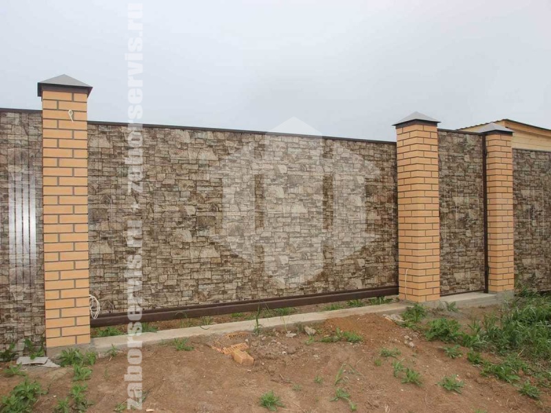 Забор из профнастила под камень 64 метра