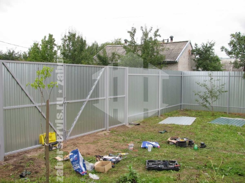 Забор из профнастила оцинкованный 49 метров