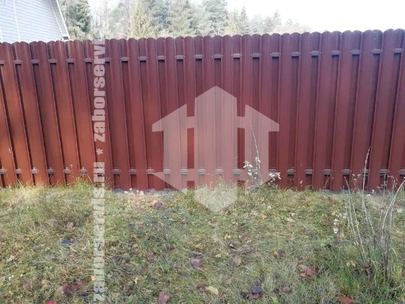 Заборы из металлического штакетника шахматка 75 метров