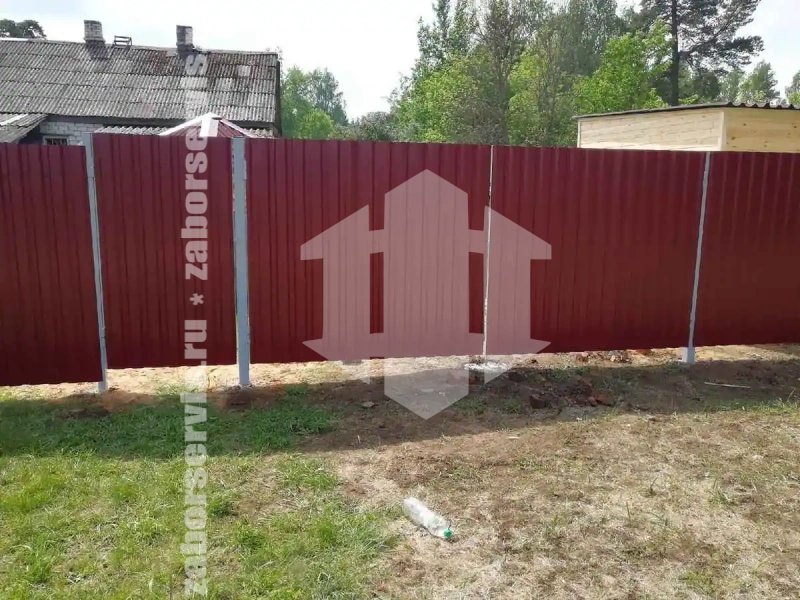 Забор из профнастила красный 85 метров