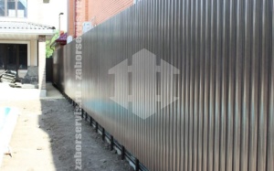 Забор из евроштакетника на ленточном фундаменте 57 метров