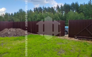 Забор из евроштакетника для дачи