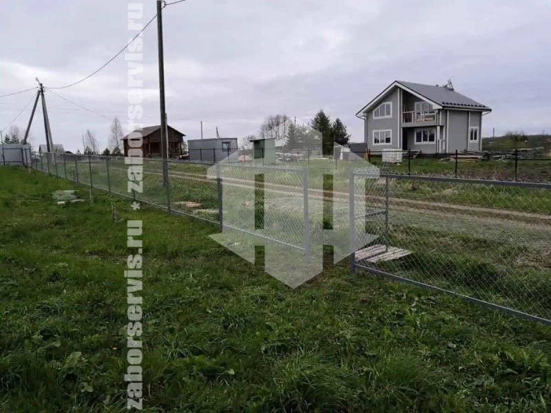 Забор из сетки рабицы на профильном каркасе 72 метра