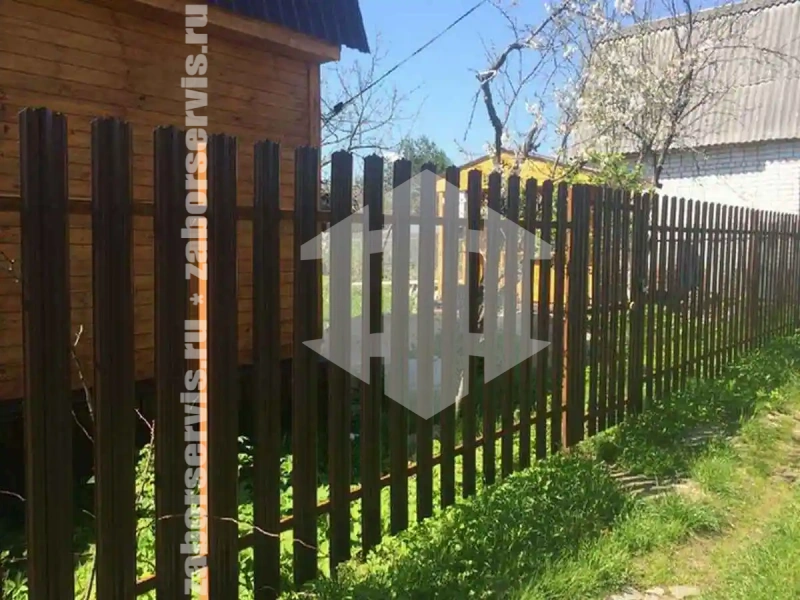 Забор из металлического штакетника с воротами 78 метров