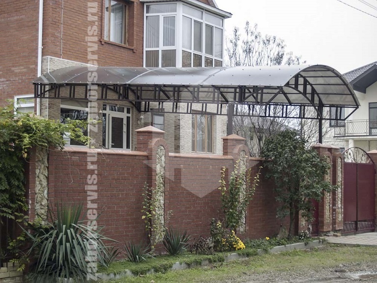 Навес из сотового поликарбоната пример 8