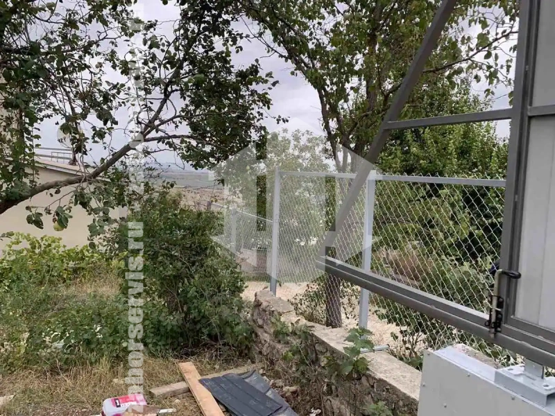 Забор из сетки рабицы на профильном каркасе 98 метров