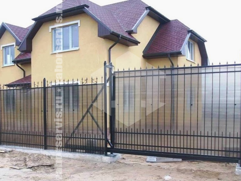 Ворота откатные из поликарбоната на автоматике