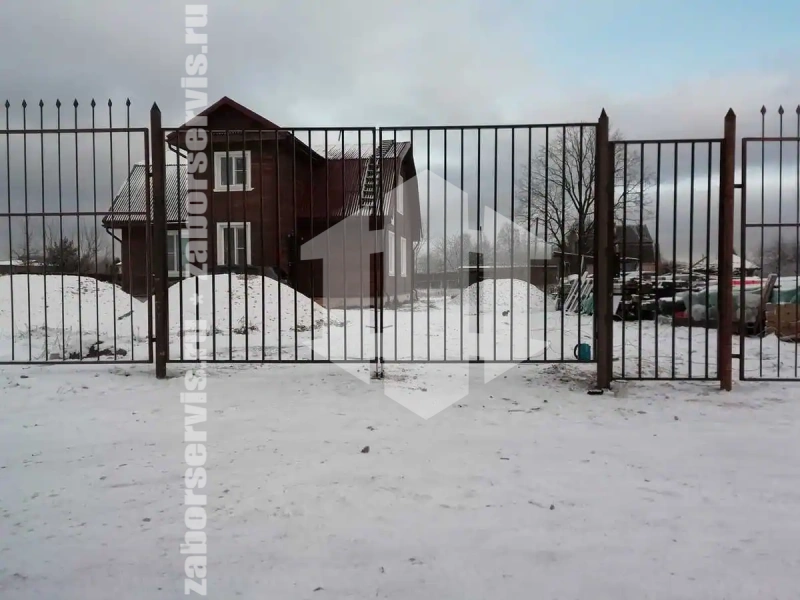 Сварной забор с распашными воротами 74 метра