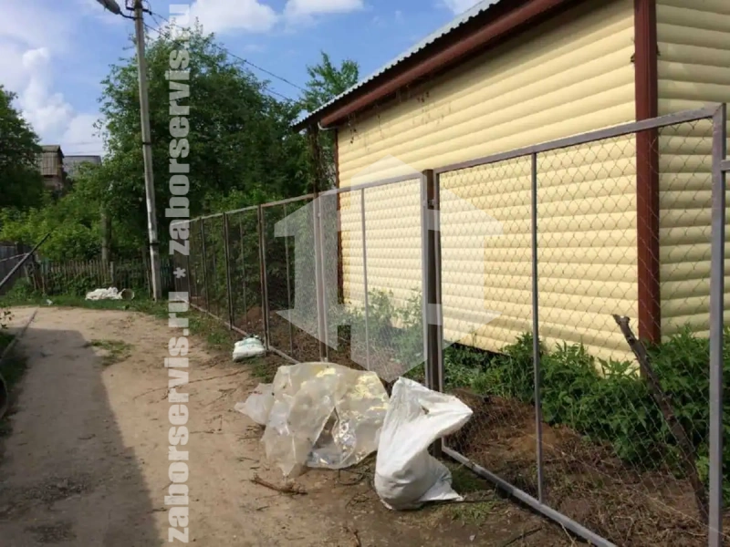 Забор из сетки рабицы с секциями 72 метра