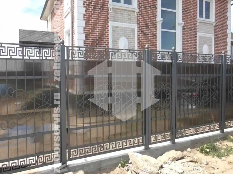 Кованый забор на ленточном фундаменте 60 метров